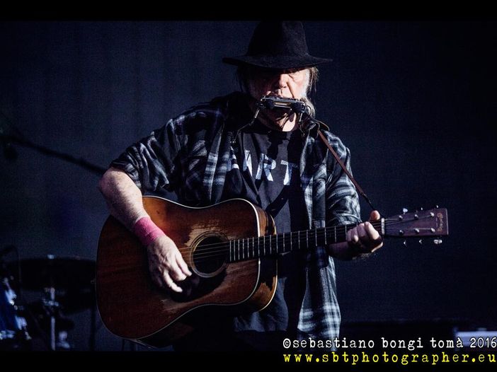 Neil Young: guarda la seconda delle sue &#039;Fireside Sessions&#039;
