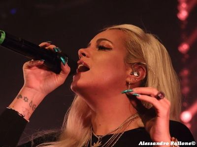 Lily Allen passa alla moda. Nuovo album? &apos;Magari tra cinque anni&apos;