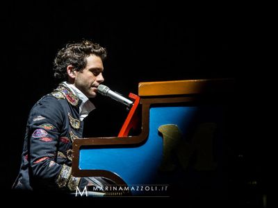 Music Control: Mika da solo al comando, rivoluzione in top five