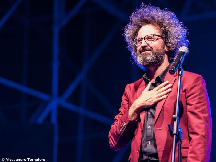 Simone Cristicchi e Franco Califano insieme per il brano &#039;Sto a cerca&rsquo; lavoro&#039;