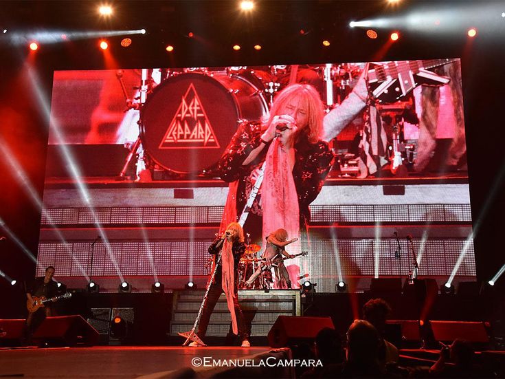 Madonna produrrà film su Def Leppard e Dusty Springfield