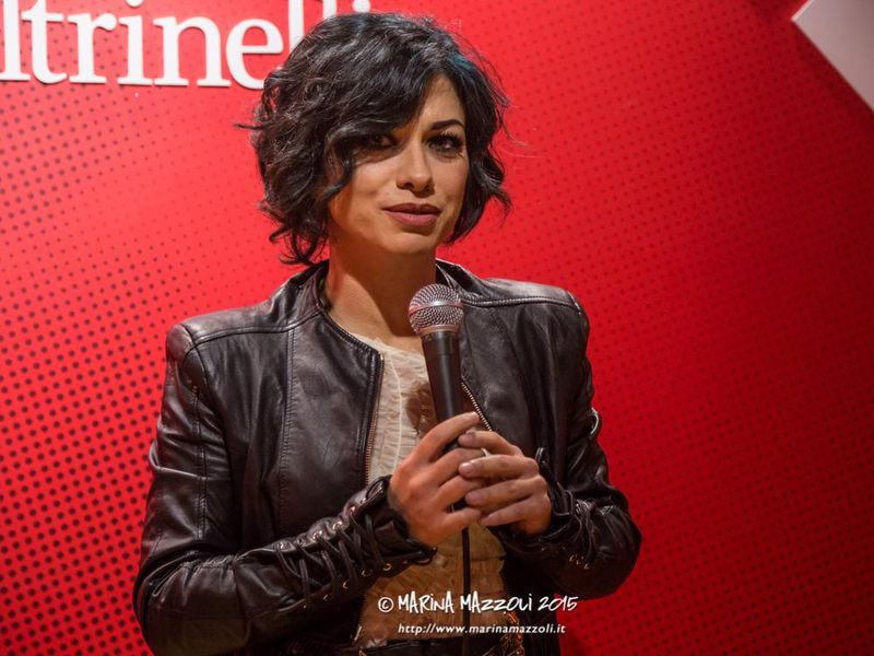 30 settembre 2015 - La Feltrinelli - Genova - showcase di Dolcenera