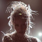 Miley Cyrus - SOMETHING BEAUTIFUL