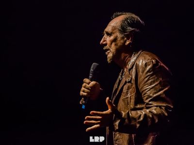 Sanremo: il solito rituale della conferenza stampa ‘ufficiale’, poi arrivano i giovani vincitori
