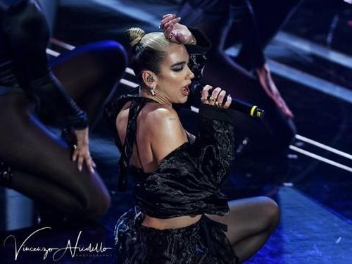 UK, è scontro tra artisti, manager e collecting per le licenze sui live in streaming