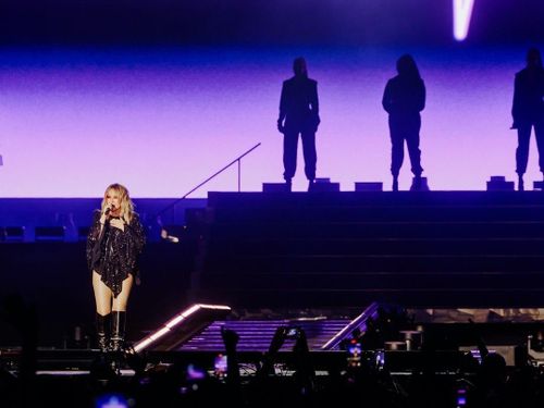 Kylie Minogue smentisce via Twitter: 'Resto con Parlophone' 