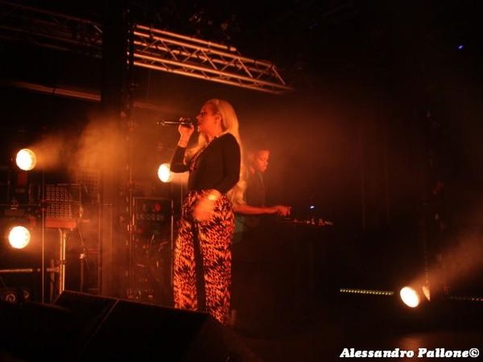 Lily Allen, la popstar meravigliosamente imperfetta che è meglio non far arrabbiare. Ecco perché... Lily Allen, la popstar meravigliosamente imperfetta che è meglio non far arrabbiare. Ecco perché...