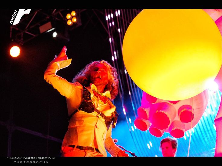 I Flaming Lips cantano il tuo nome in un brano per beneficenza