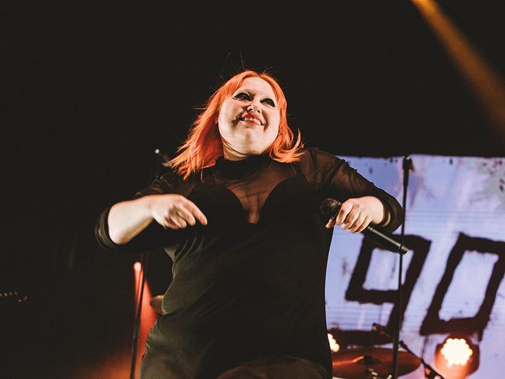Beth Ditto (Gossip) sfila alla Settimana della Moda di Parigi