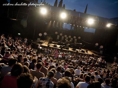 Classifiche UK, Mumford &amp; Sons di nuovo primi. Exploit della ELO, Mika male