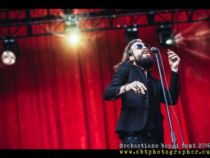 Father John Misty, guarda su Red Bull TV in esclusiva per Rockol il concerto al Bonnaroo Festival 2016