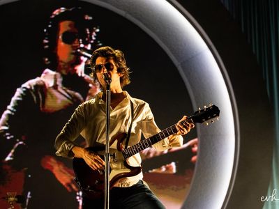 Classifiche UK, Arctic Monkeys primi al posto di Lady Gaga