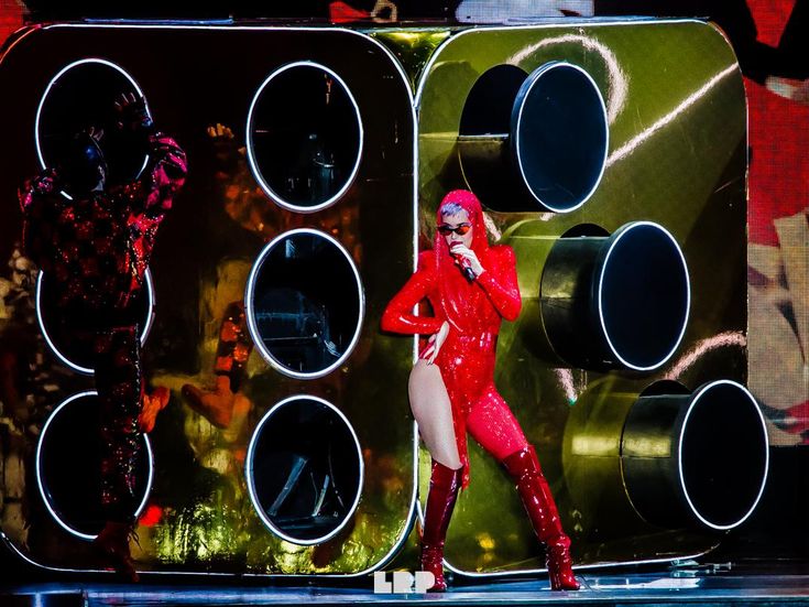 Katy Perry, anticipazioni in merito alla sua esibizione al Super Bowl - VIDEO