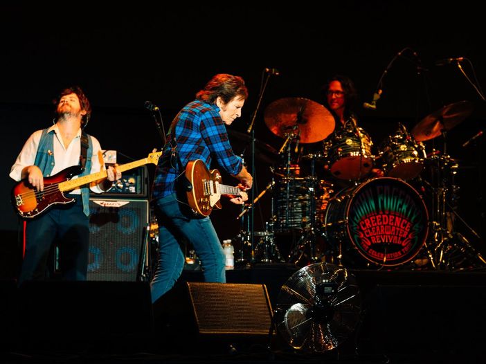 John Fogerty: il video di &quot;Weeping in the Promised Land&quot;, canzone sul 2020