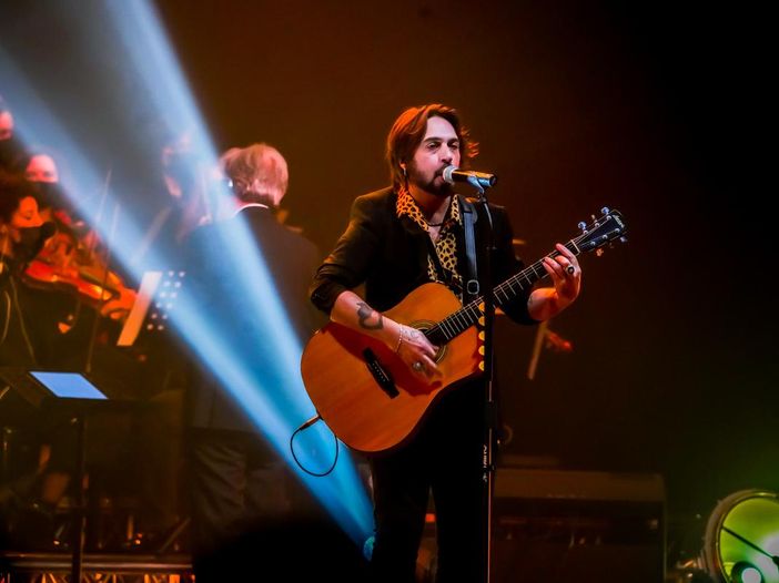 Reunion per Le Vibrazioni: l&#039;ex bassista Garrincha sul palco insieme alla band