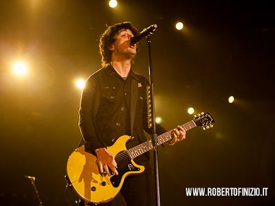 U2, R.E.M e Green Day per il Darfur: il disco venerdì nei negozi