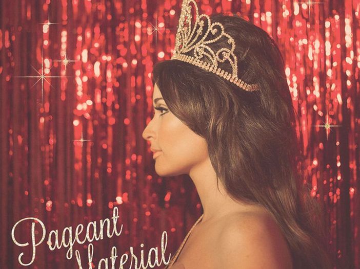 Kacey Musgraves &egrave; la prima artista a esibirsi nuda al Saturday Night Live