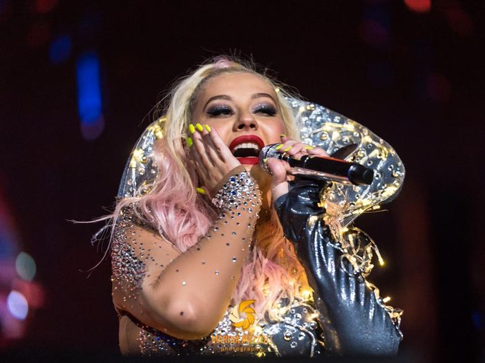 Accadde oggi 18 dicembre: Keith Richards, Christina Aguilera, Billie Eilish, Angie Stone