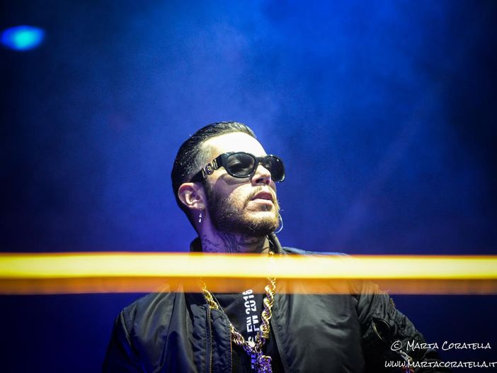 Emis Killa, guarda la clip del nuovo singolo &quot;Non era vero&quot; - VIDEO