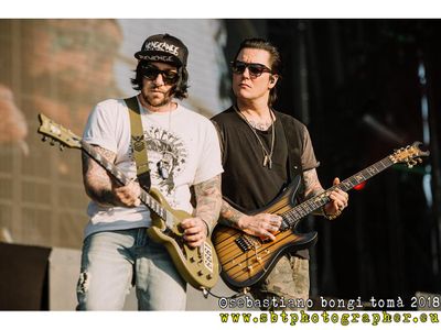 Avenged Sevenfold: ascolta in anteprima su Deezer l'album 'Hail to the king'