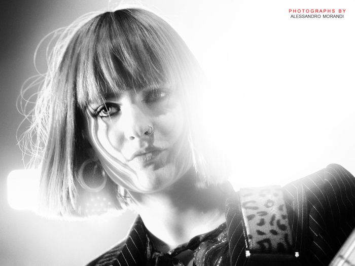 https://images.rockol.it/1sLc8HBVXDBTMeMgGO3fl4gU1Y4=/700x0/smart/rockol-img/img/foto/upload/7-victoria-de-angelis-maneskin.jpg