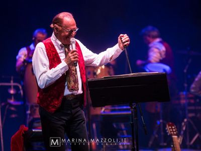 Renzo Arbore: parte da Malta il tour estivo con l&apos;Orchestra Italiana