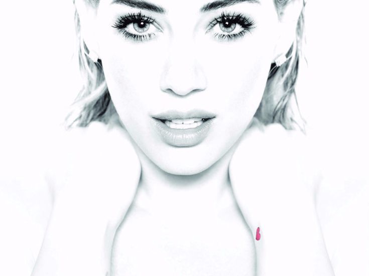 Hilary Duff presenta ‘Dignity’: ‘Sono cresciuta, le canzoni ora le scrivo io’