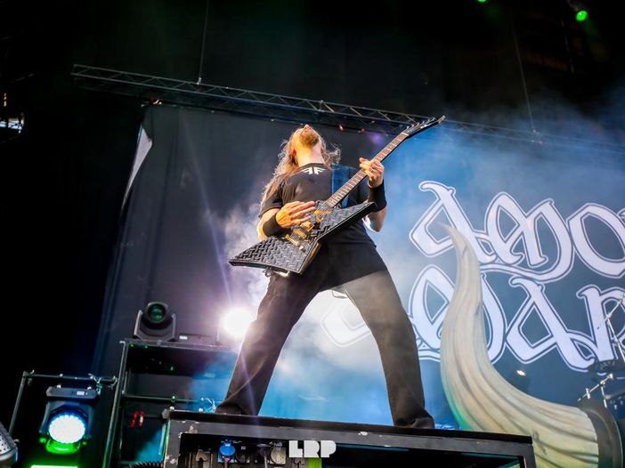 Heavy metal Pub &ndash; shots: Amon Amarth