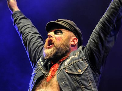 Turbonegro: il nuovo cantante della band è Tony Sylvester