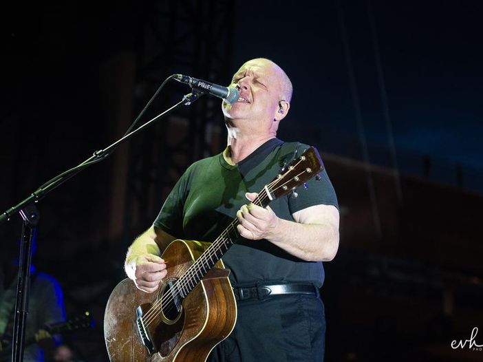 Pixies: il video ufficiale di &#039;Ring the bell&#039; &egrave; diretto da due superfan - GUARDA