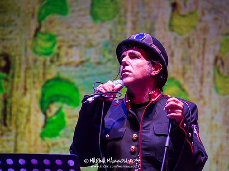 I Tetes de Bois interpretano Leo Ferré