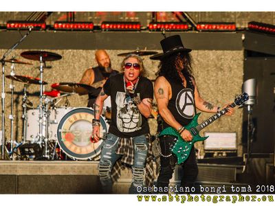 Guns N&apos; Roses
