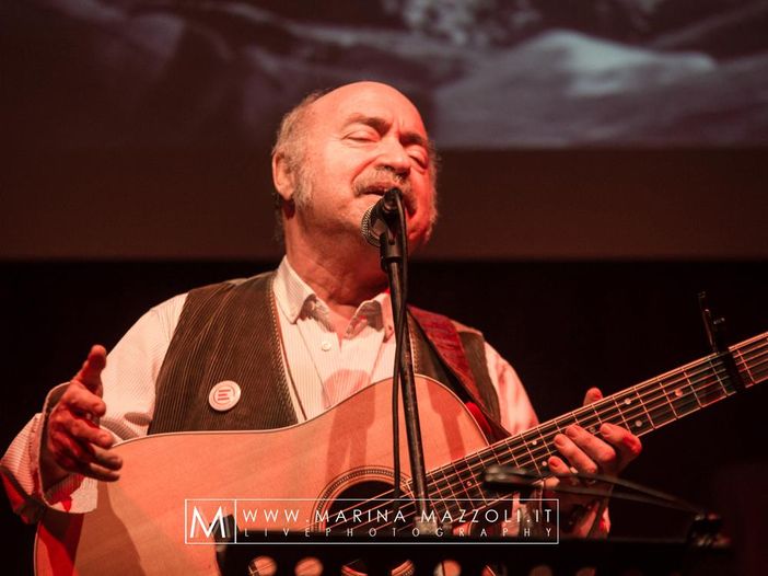 Viva l'Italia in video: Luigi Tenco Viva l'Italia in video: Luigi Tenco