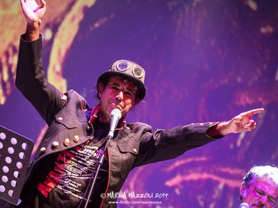 I Tetes de Bois interpretano Leo Ferré