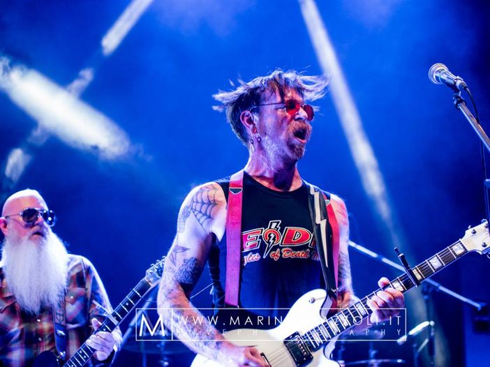 Eagles of Death Metal: radiografia del gruppo dopo il Bataclan
