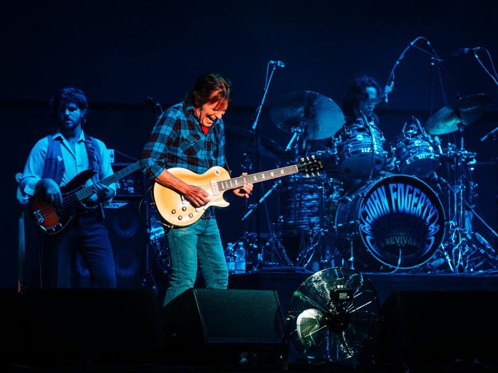 John Fogerty, uscirà a ottobre l'autobiografia 'Fortunate son: my life, my music' John Fogerty, uscirà a ottobre l'autobiografia 'Fortunate son: my life, my music'