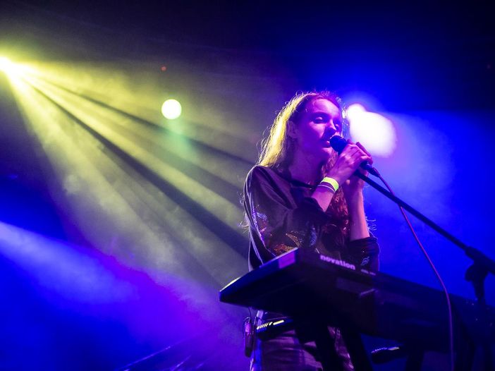 Chvrches: esce il video di &quot;Leave a trace&quot;, primo singolo del nuovo album &quot;Every open eye&quot; - GUARDA