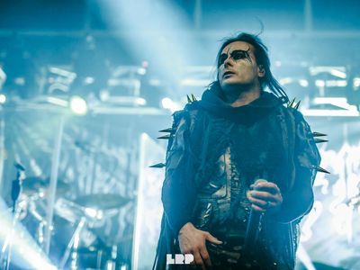A pochi mesi di distanza da &apos;Midian&apos; esce un altro disco dei Cradle Of Filth