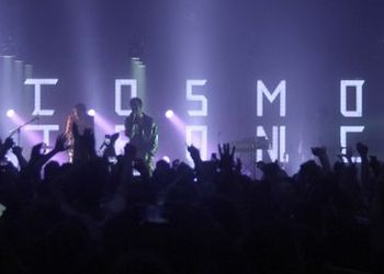 &quot;Cosmotronic&quot; dal vivo
