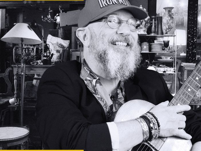 Sergio Caputo: 'I grandi network stanno uccidendo la radio. E la musica italiana' - INTERVISTA Sergio Caputo: 'I grandi network stanno uccidendo la radio. E la musica italiana' - INTERVISTA