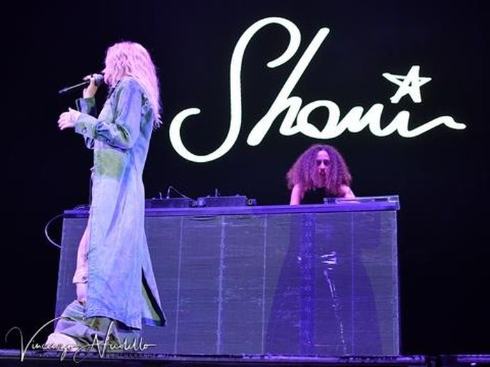 Il Sanremo 2023 di Shari: &ldquo;Racconto i dubbi dell&rsquo;amore&rdquo;