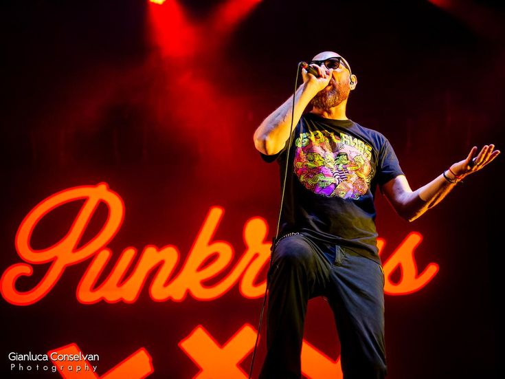 Un videoclip a cartoni animati per i Punkreas
