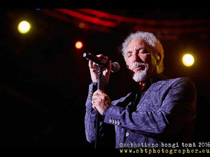 Tom Jones ricoverato d'urgenza a Montecarlo