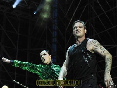 Robbie Williams: &apos;Sono io il sesto cantante degli One Direction&apos;