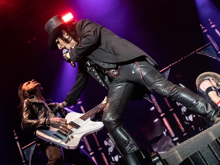Parata di stelle per il tributo ad Alice Cooper: anche i GNR e Jones dei Sex Pistols