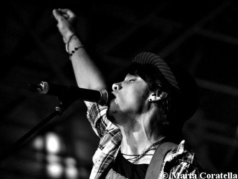 19 Novembre 2010 - Atlantico Live - Roma - Fabrizio Moro in concerto