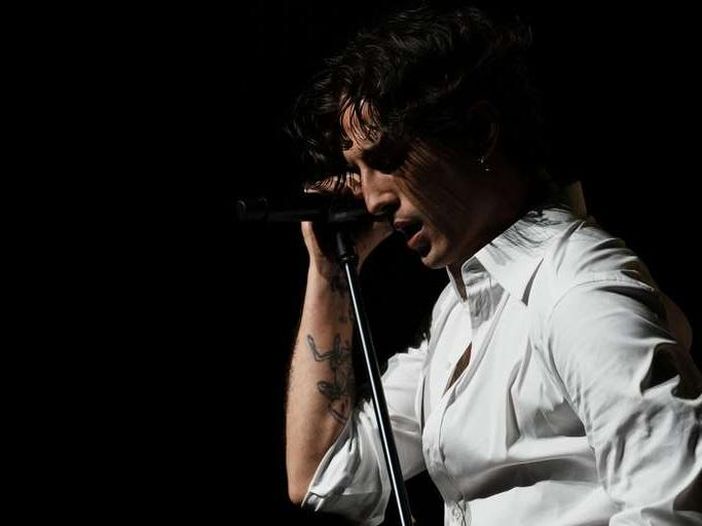 Damiano dal vivo (con Cremonini): &quot;L&#039;Italia mi fa cag**e sotto&quot;