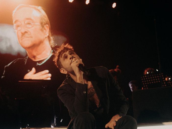 Lucio Dalla è un'isola felice Lucio Dalla è un'isola felice