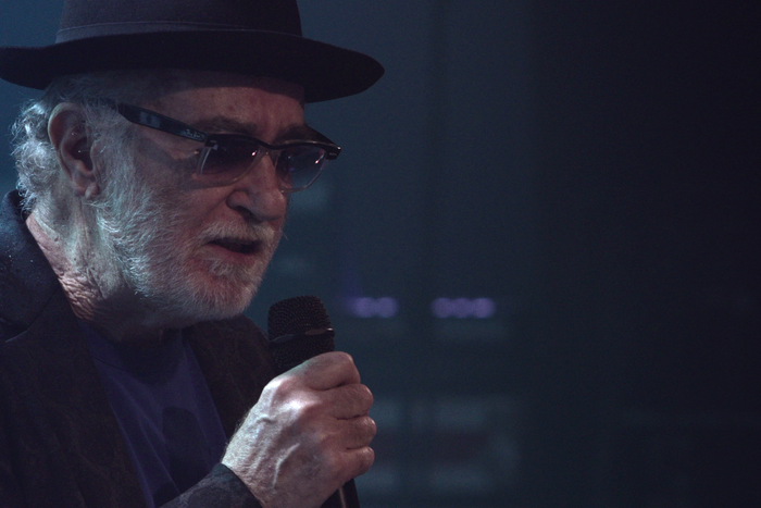 https://images.rockol.it/68bwLKBUjaAyOtKWjB0-ca7iuVk=/700x0/smart/rockol-img/img/foto/upload/110121-francesco-de-gregori-nevergreen-francesco-de-gregori-6.png