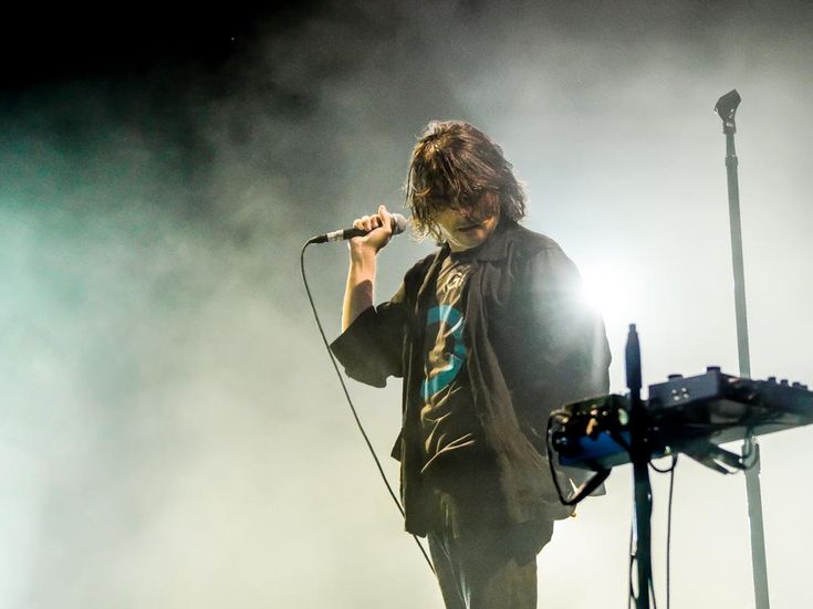 Gerard Way (My Chemical Romance).: condivise via Twitter le parole di &apos;Millions&apos;
